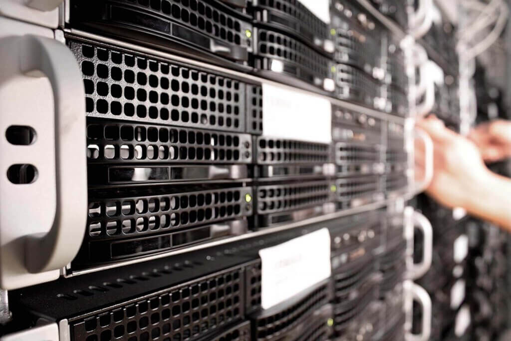 server-1235959-1024x683 server-1235959-1024x683