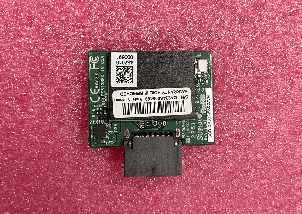 32 GB SATA-DOM from Supermicro (Back) 32 GB SATA-DOM from Supermicro (Back)