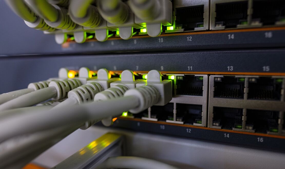 Switch-Verkabelung.jpg Switch-Verkabelung.jpg