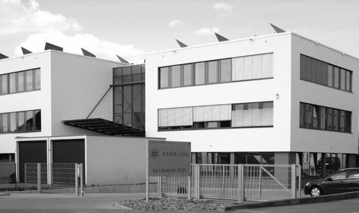 Gebaude_Starline_Computer_GmbH-grau-Logoneu